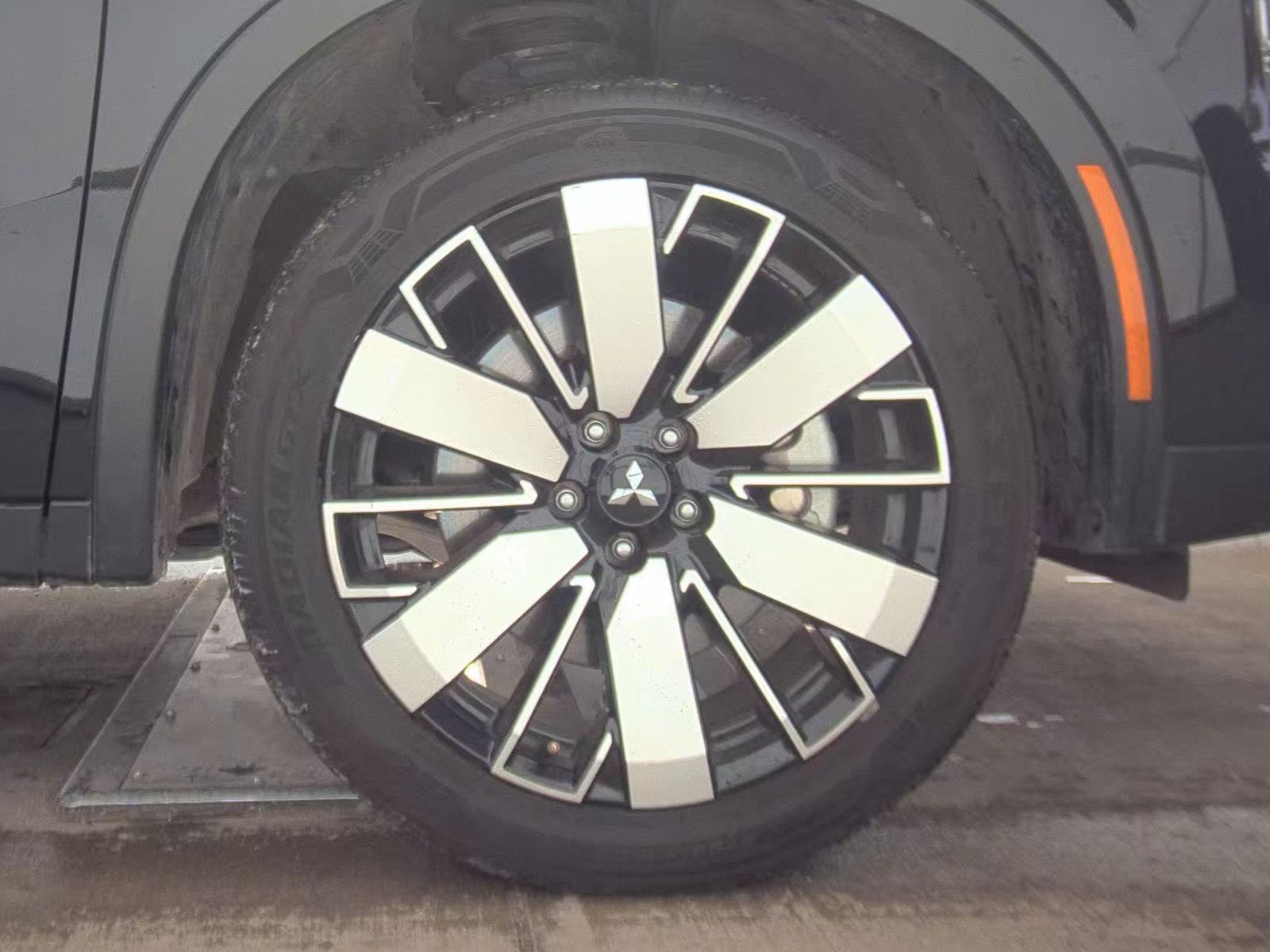 2025 Mitsubishi Outlander SE AWD