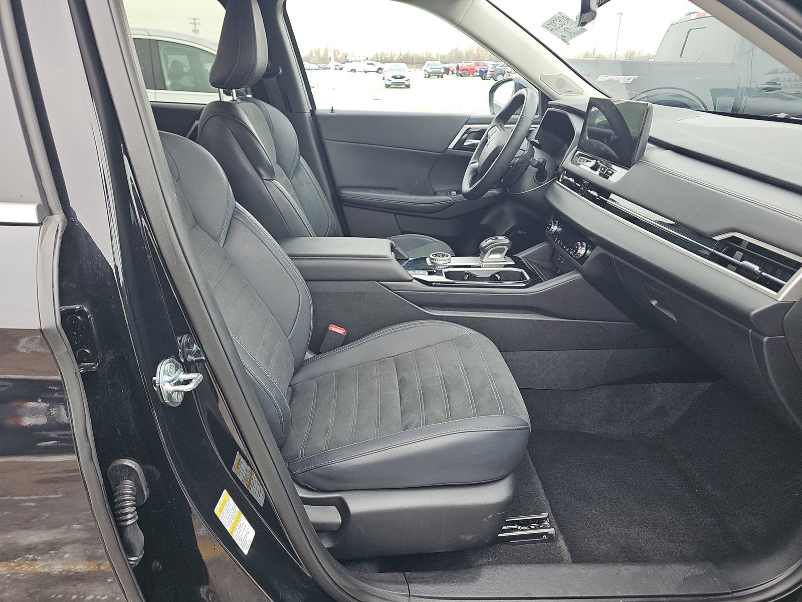 2025 Mitsubishi Outlander SE AWD