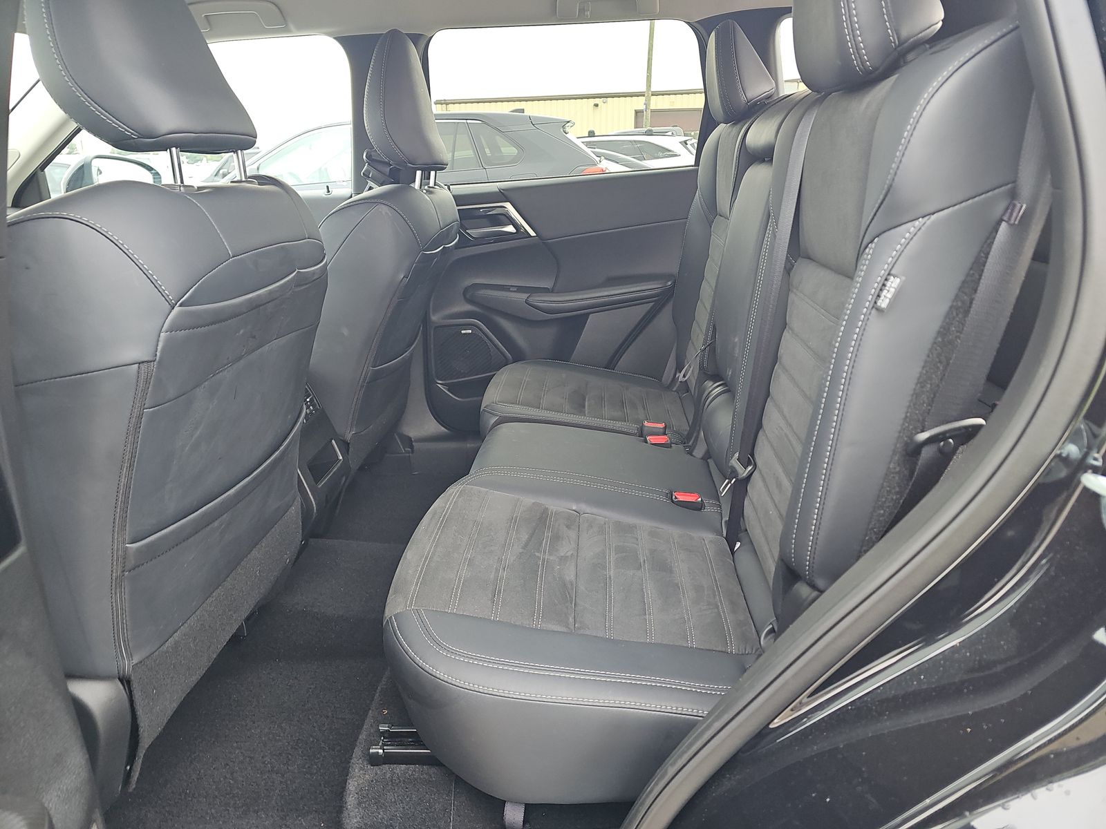 2025 Mitsubishi Outlander SE AWD