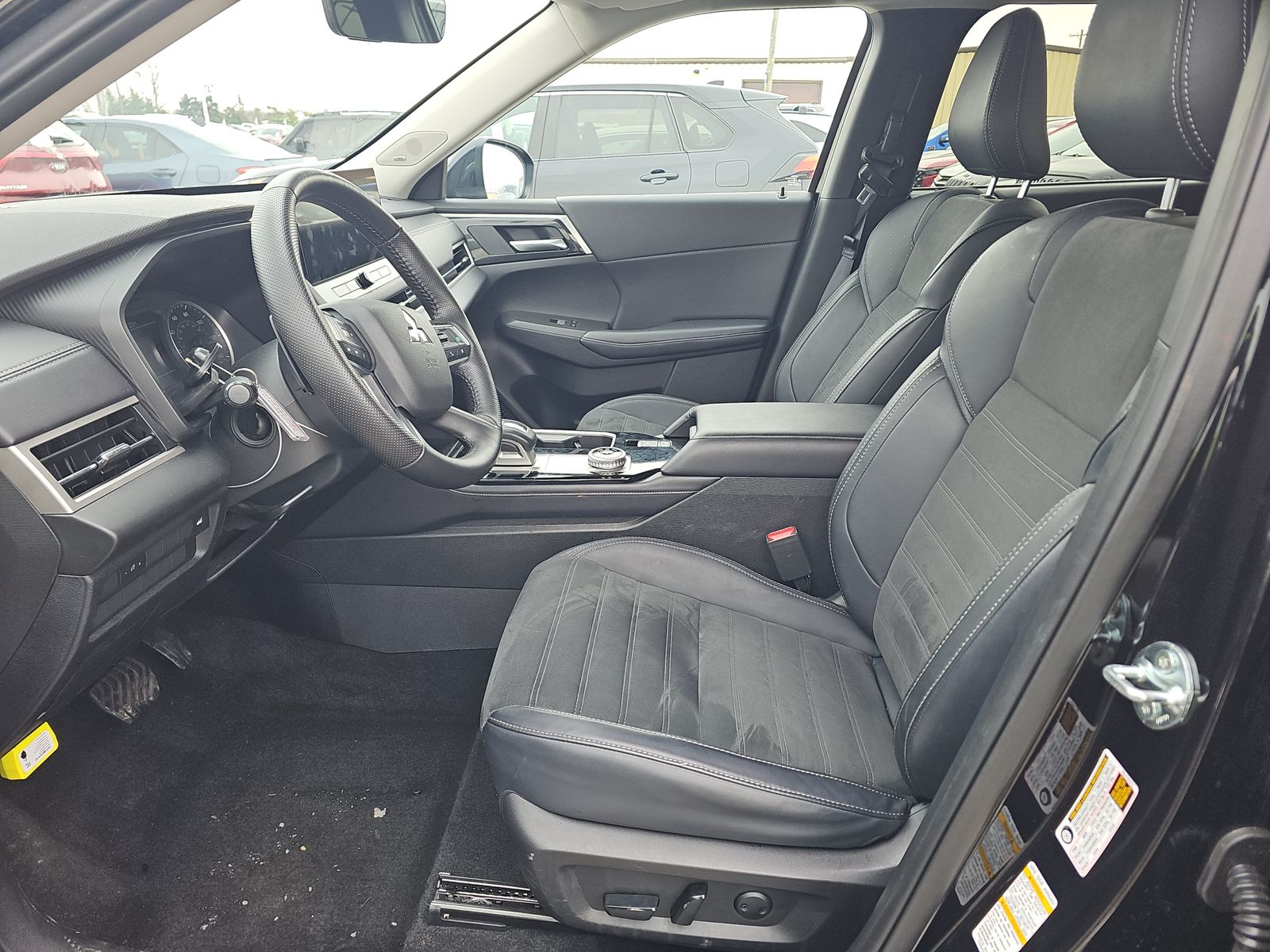 2025 Mitsubishi Outlander SE AWD