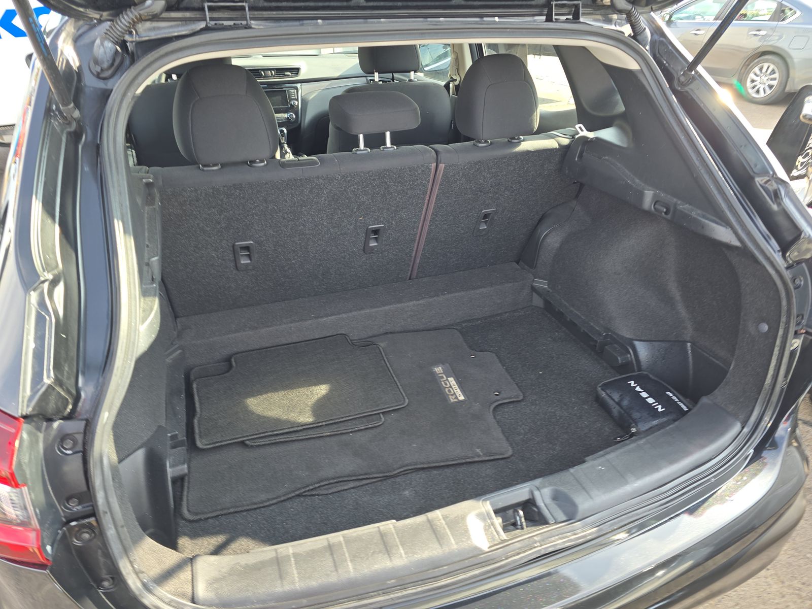 2022 Nissan Rogue Sport S FWD