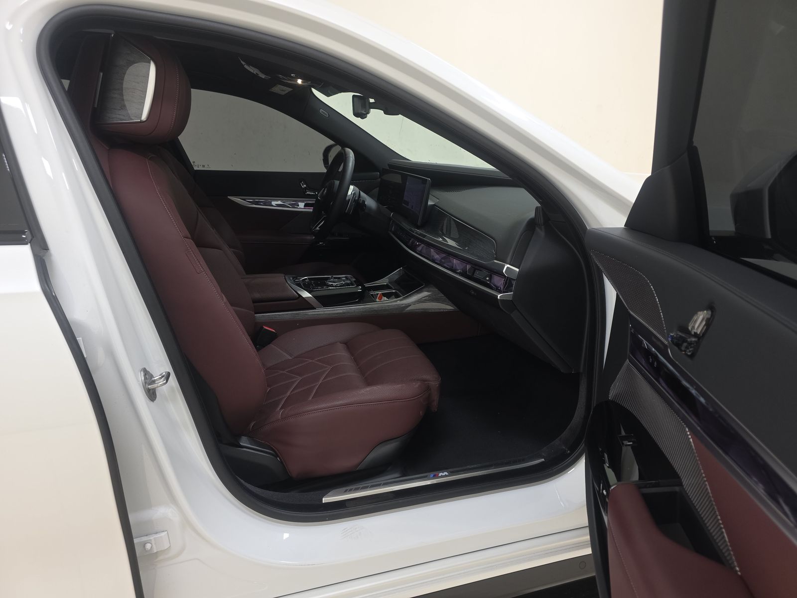 2024 BMW 7 Series 740i RWD