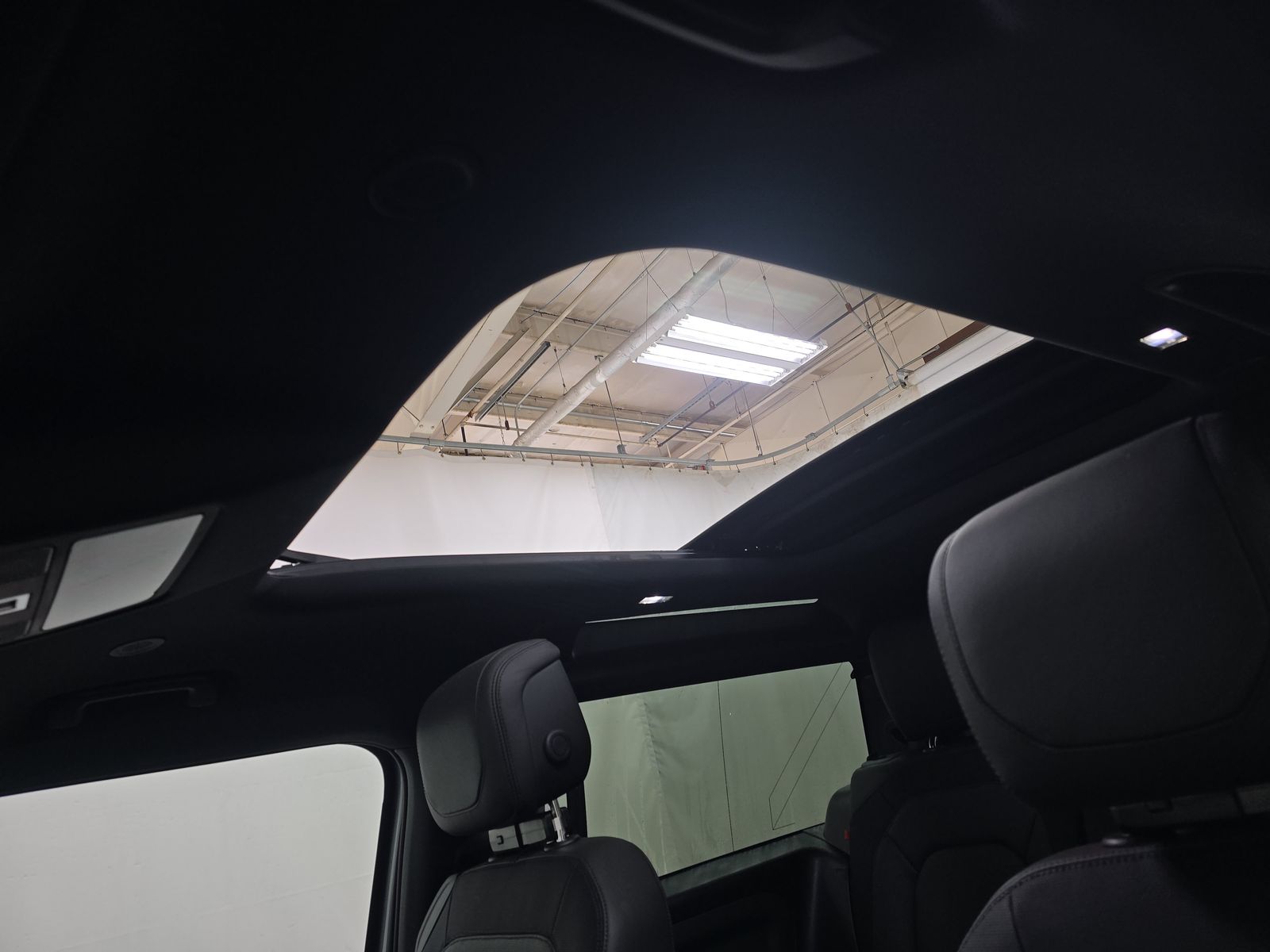 2023 Land Rover Defender 90 X-Dynamic SE AWD