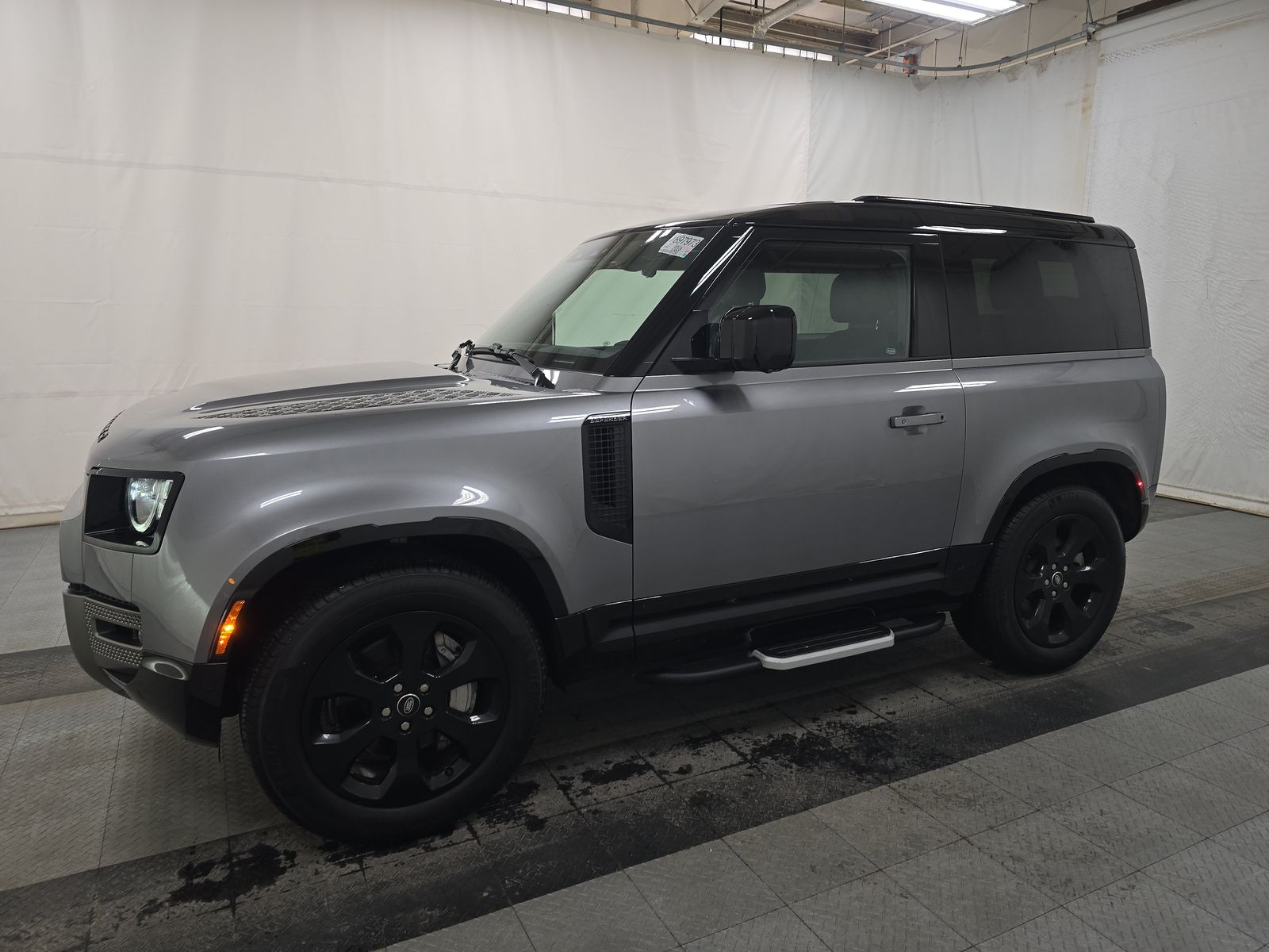 2023 Land Rover Defender 90 X-Dynamic SE AWD