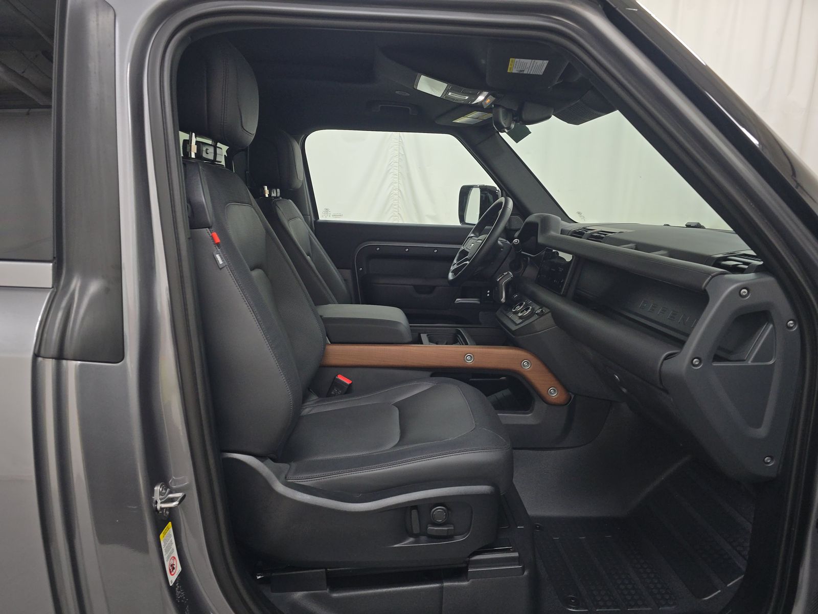 2023 Land Rover Defender 90 X-Dynamic SE AWD