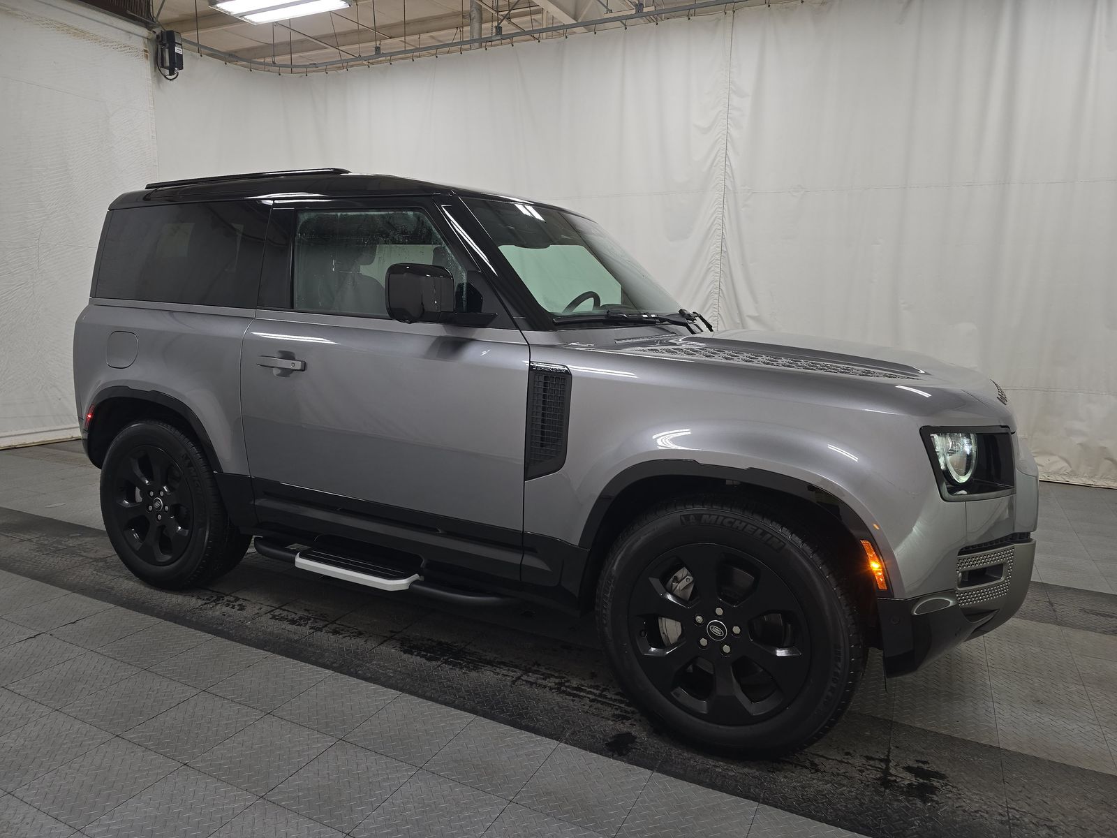 2023 Land Rover Defender 90 X-Dynamic SE AWD