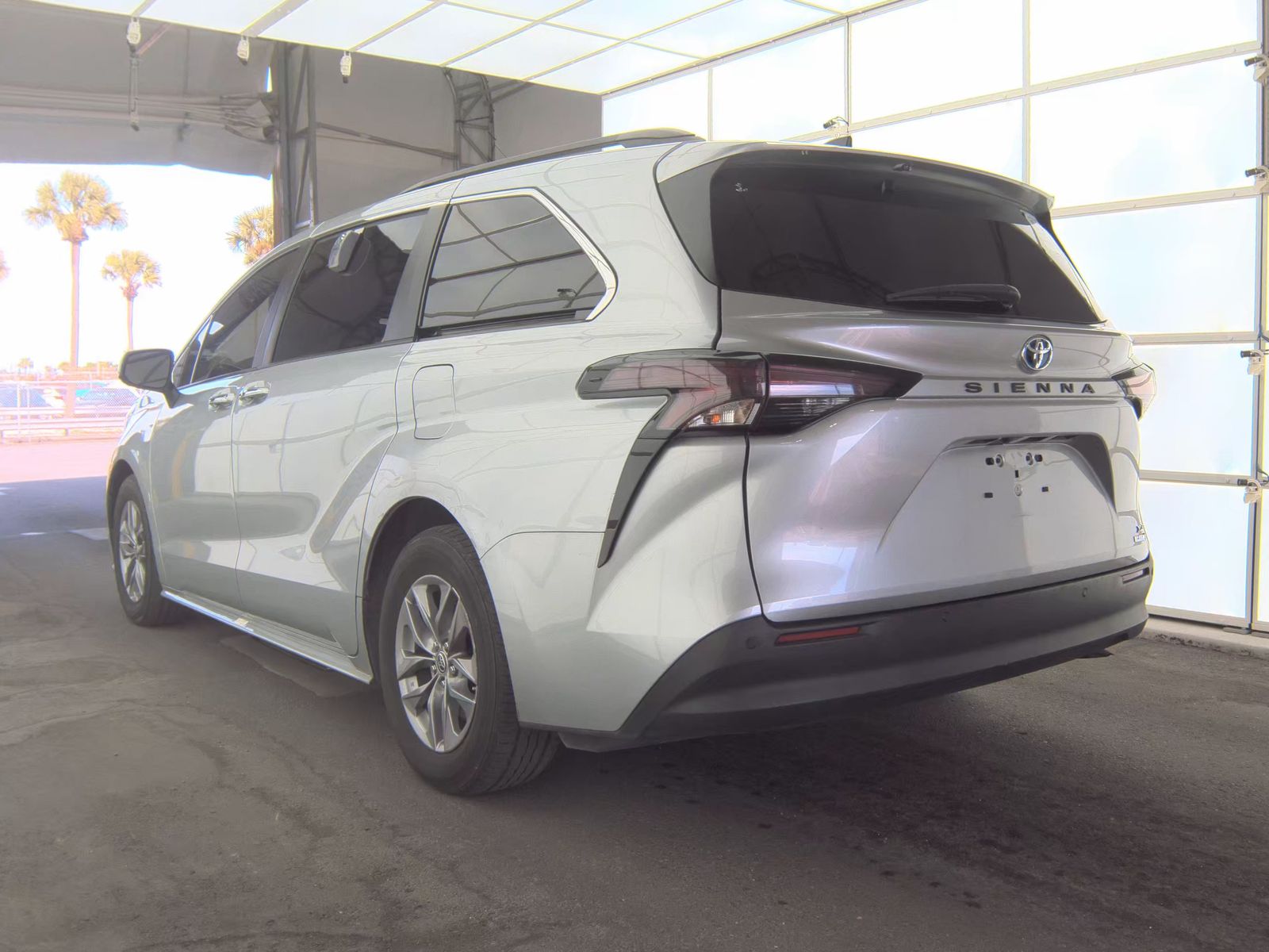 2023 Toyota Sienna XLE FWD