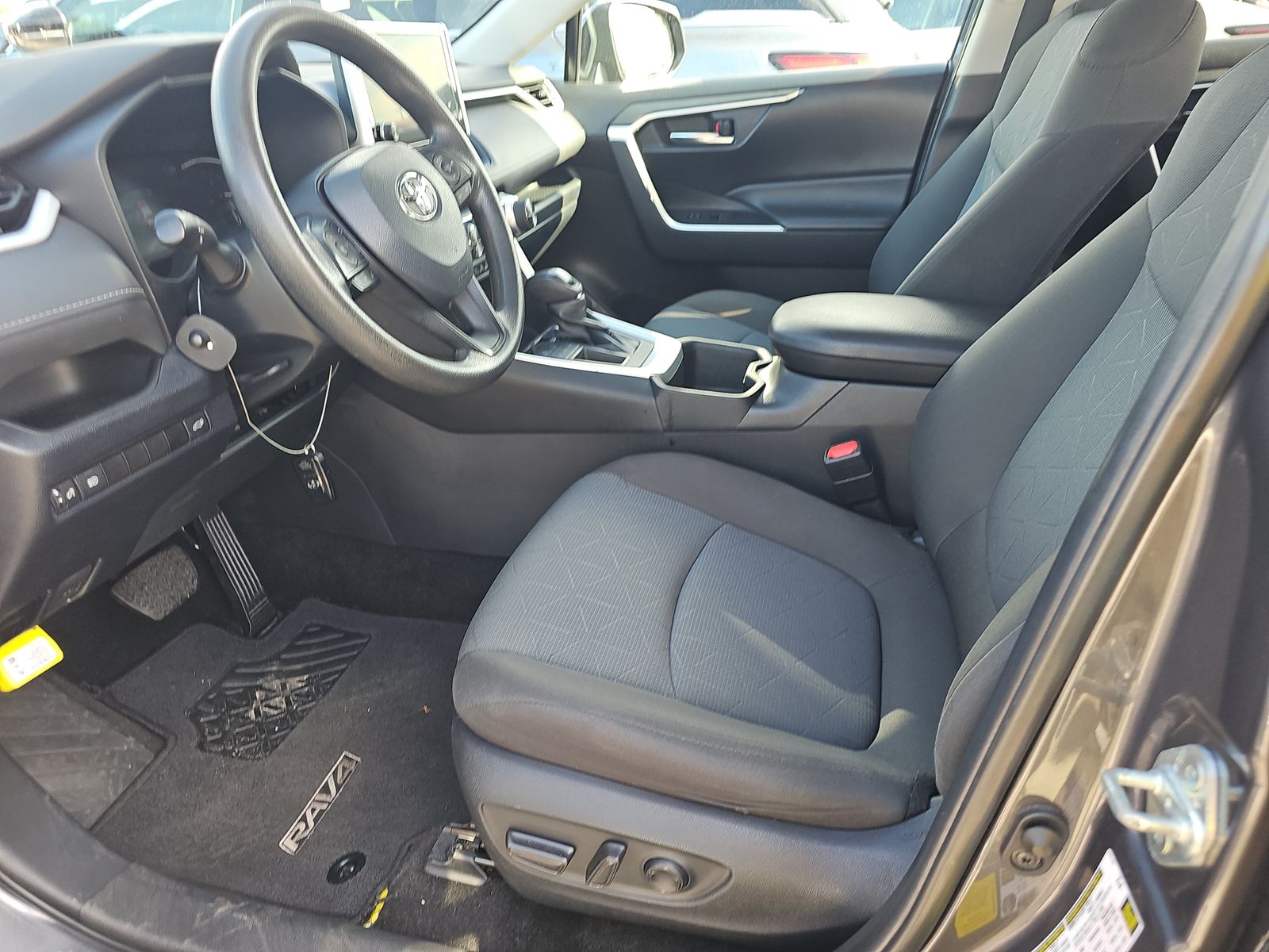 2023 Toyota RAV4 XLE FWD