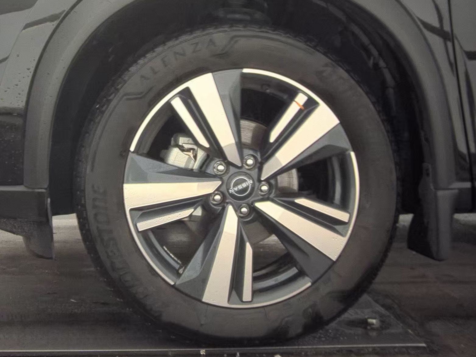 2024 Nissan Rogue SL FWD