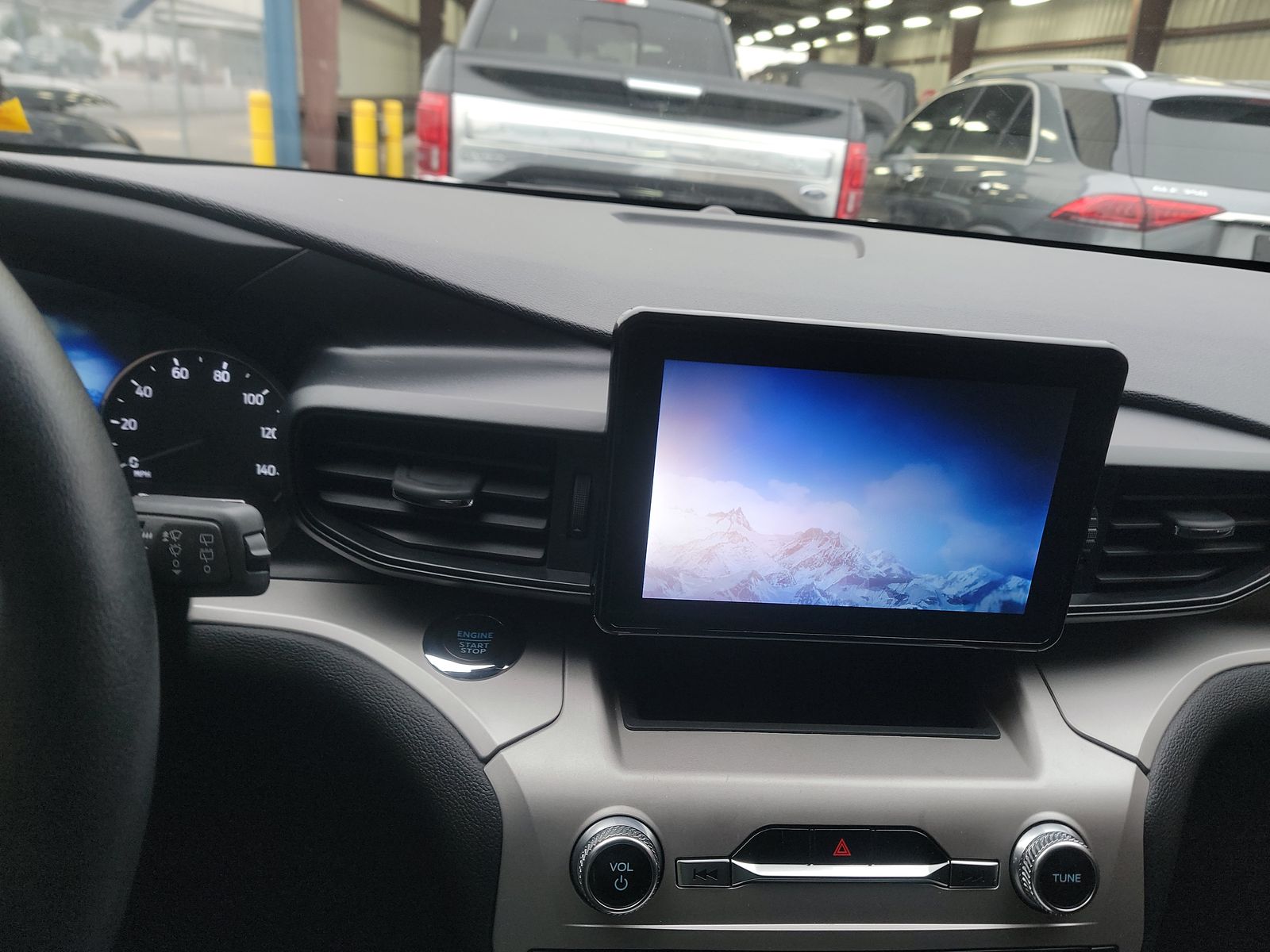 2023 Ford Explorer XLT AWD