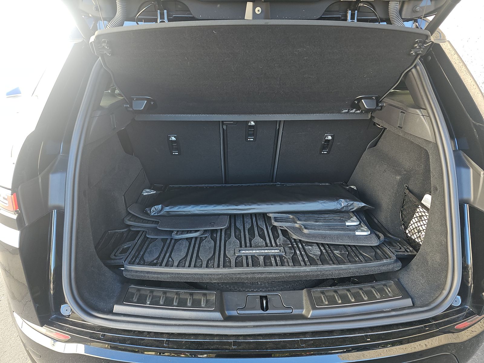 2022 Land Rover Range Rover Evoque R-Dynamic SE AWD