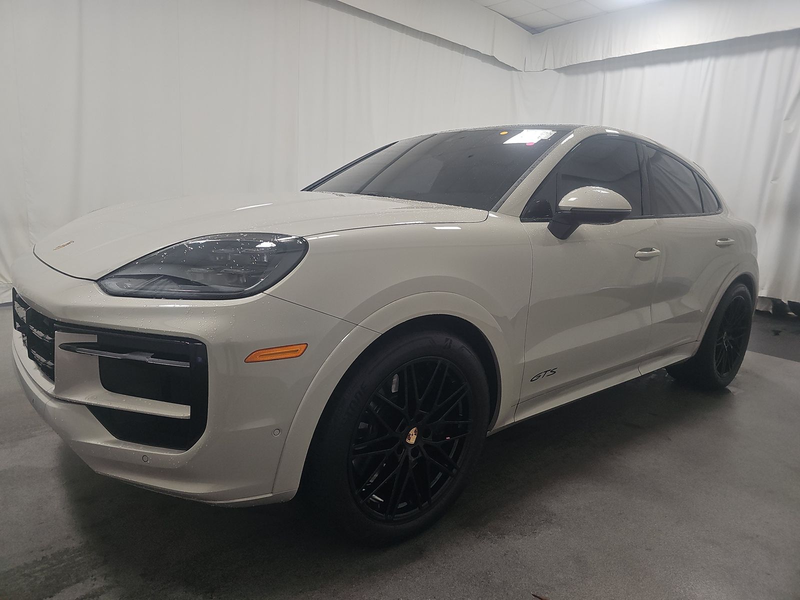 PORSCHE CAYENNE - 1