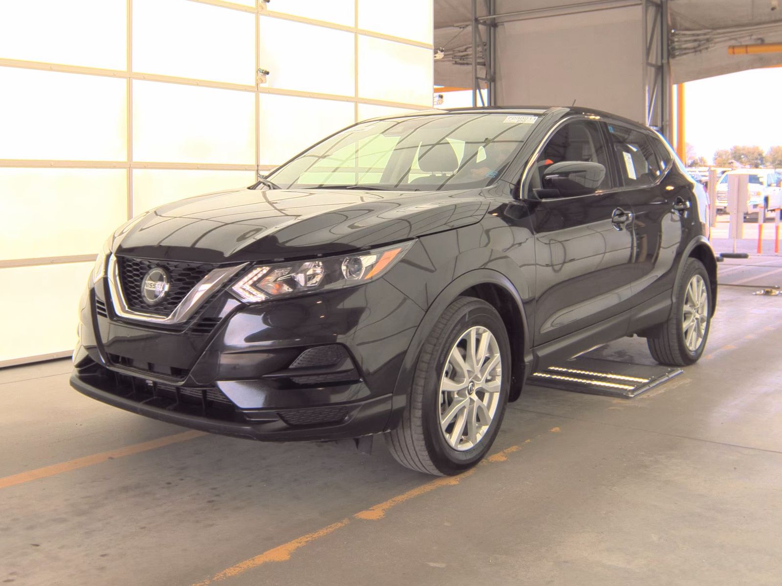 2022 Nissan Rogue Sport S FWD