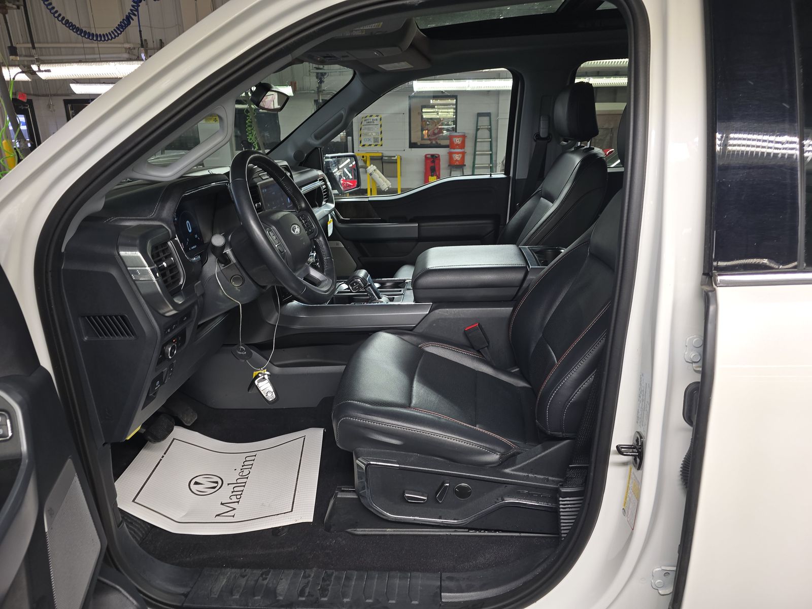 2023 Ford F-150 Lariat AWD