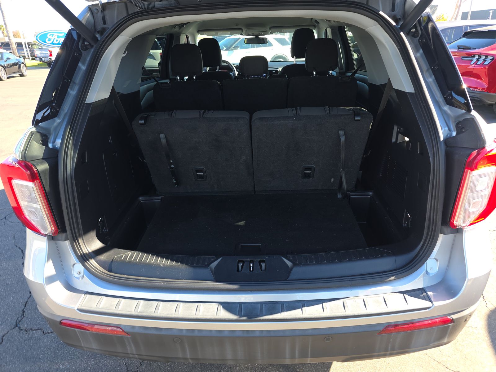 2022 Ford Explorer XLT RWD