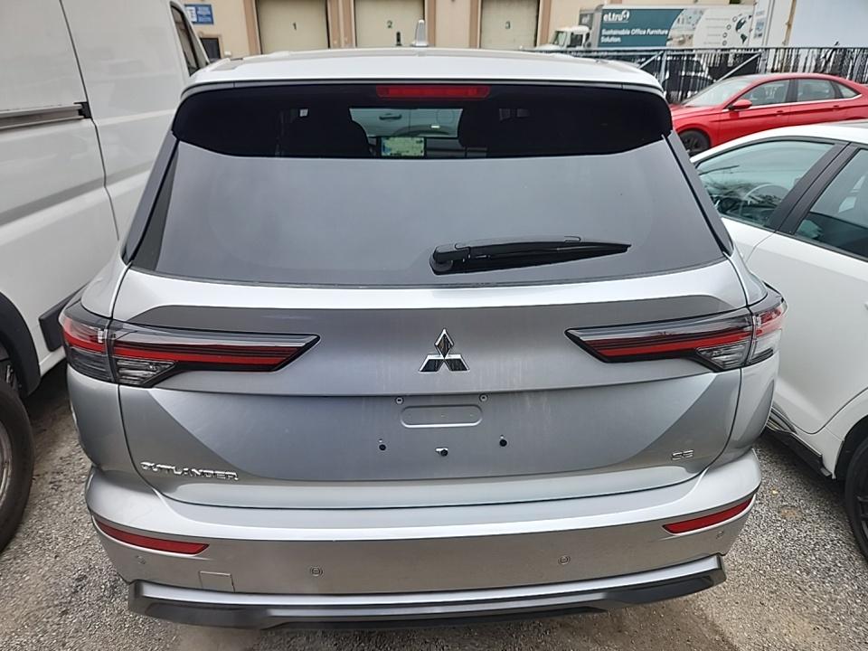 2025 Mitsubishi Outlander SE FWD