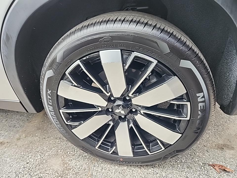 2025 Mitsubishi Outlander SE FWD