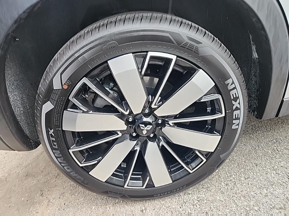 2025 Mitsubishi Outlander SE FWD