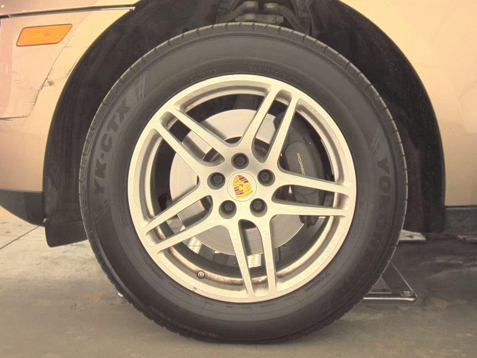 2017 Porsche Macan Base AWD