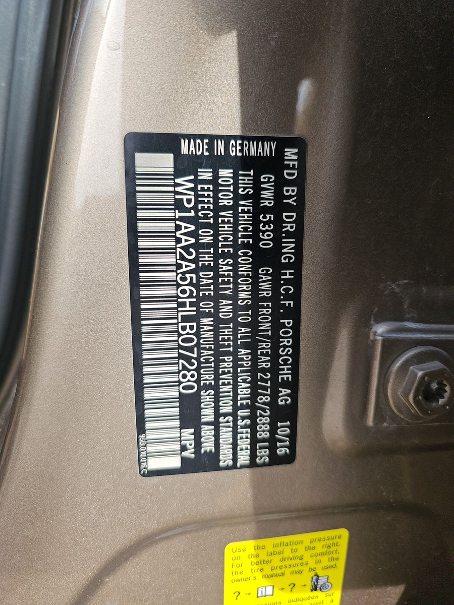 2017 Porsche Macan Base AWD