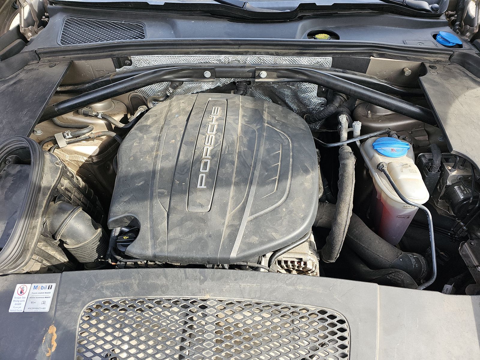 2017 Porsche Macan Base AWD