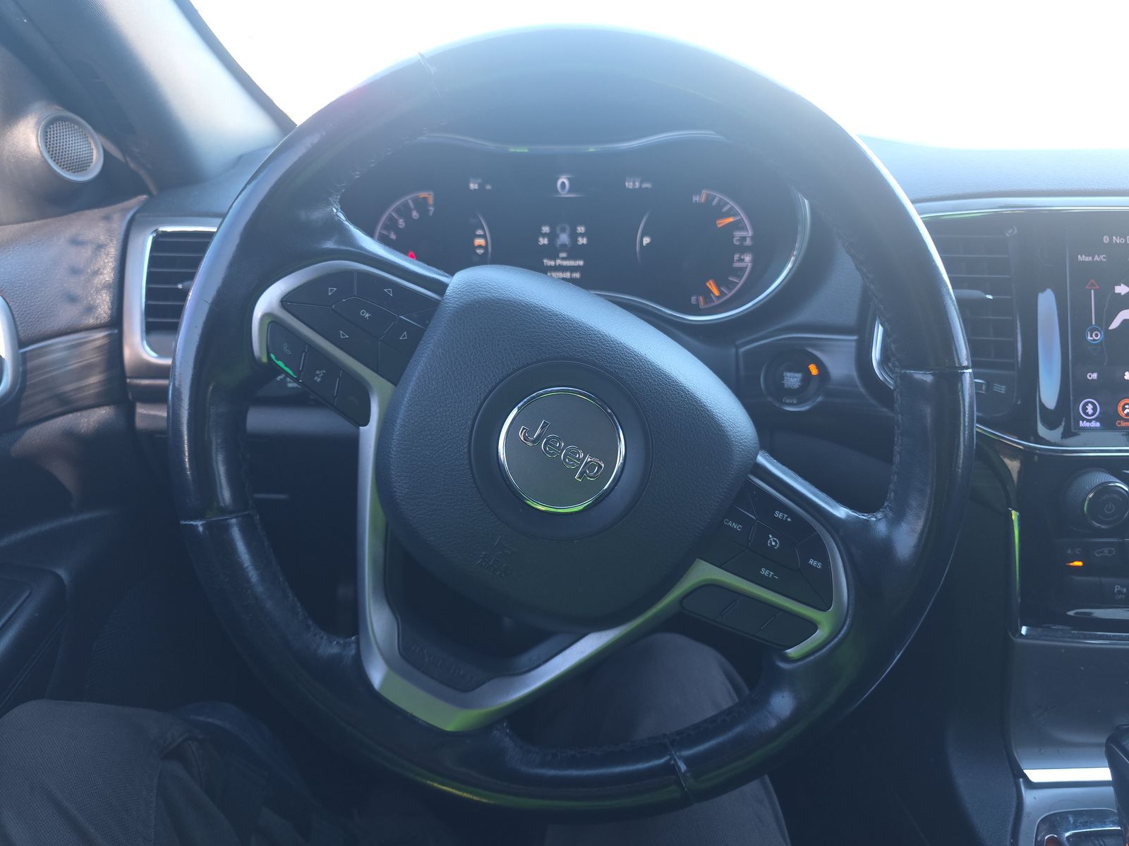 2020 Jeep Grand Cherokee Laredo Altitude Edition RWD