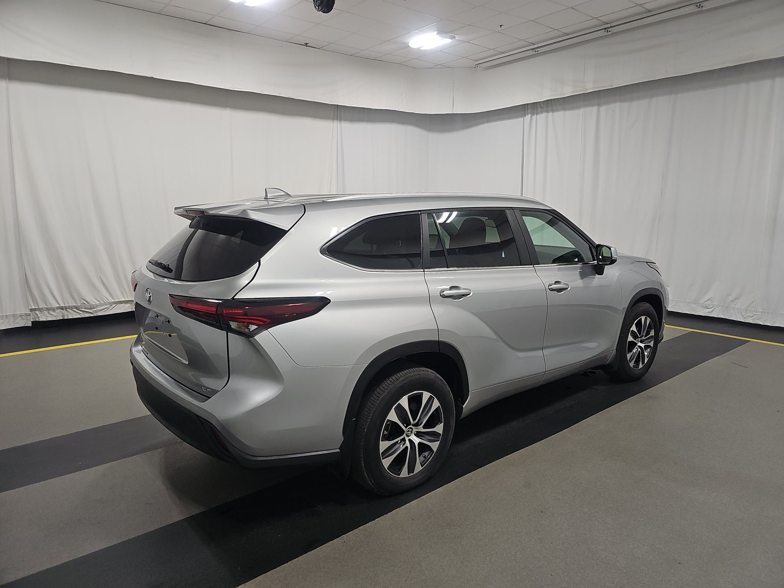 2024 Toyota Highlander XLE FWD