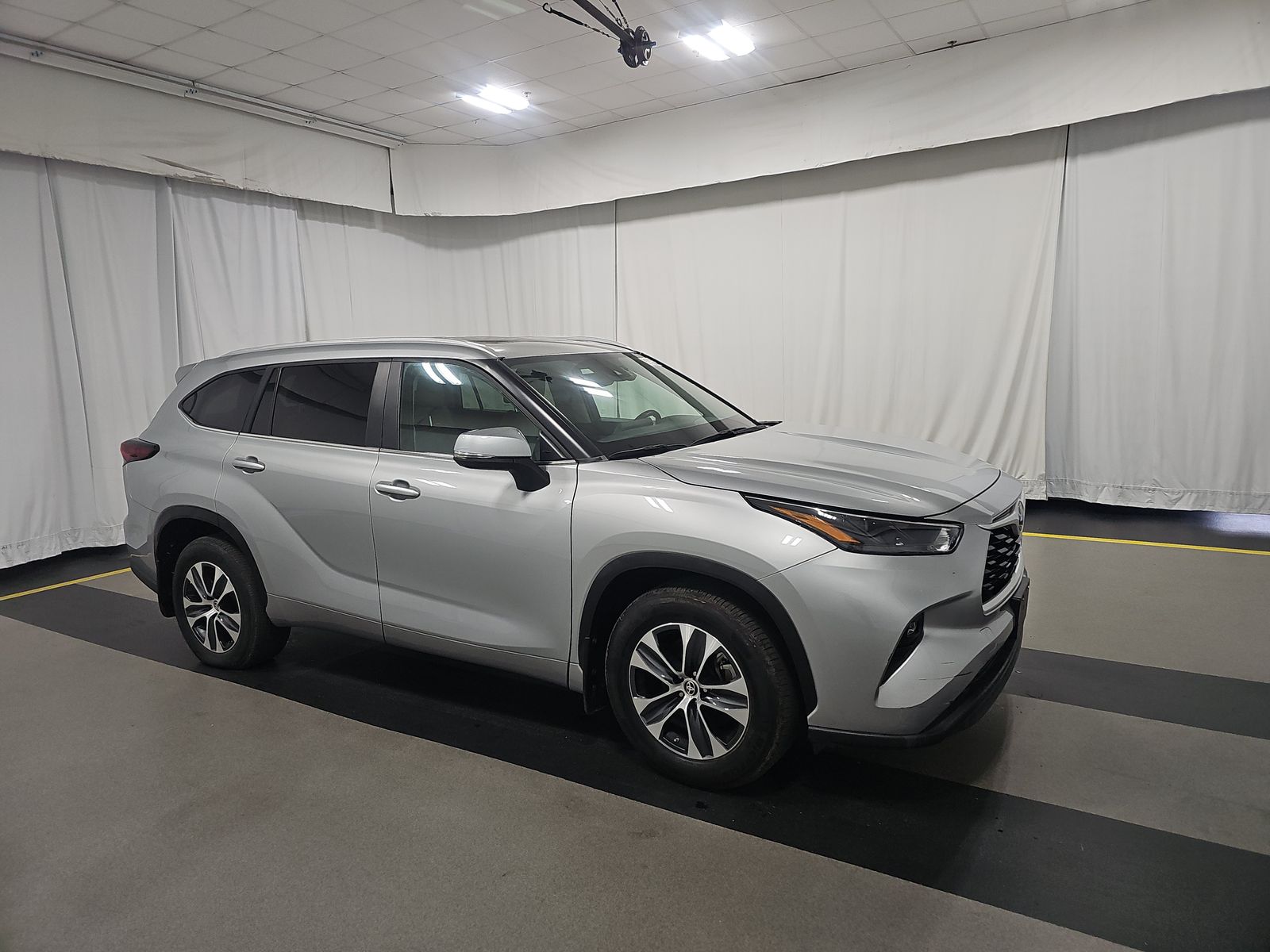 2024 Toyota Highlander XLE FWD