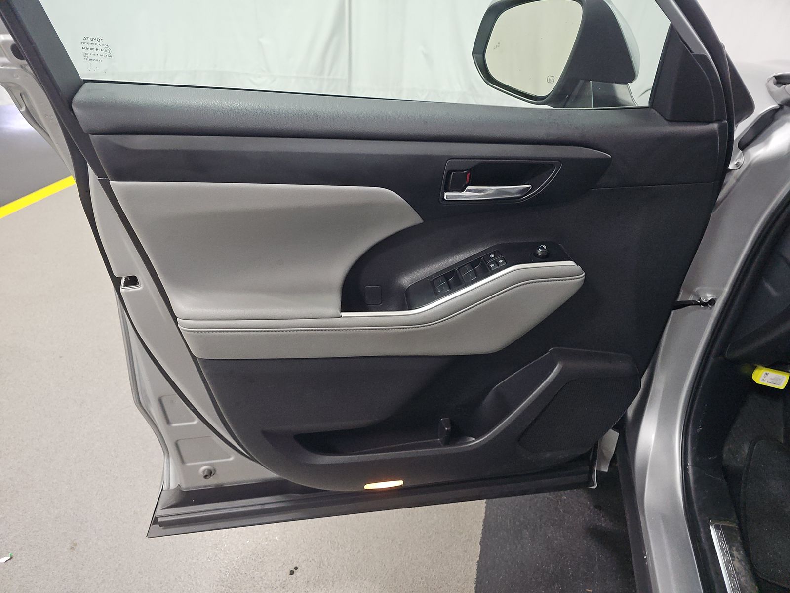 2024 Toyota Highlander XLE FWD