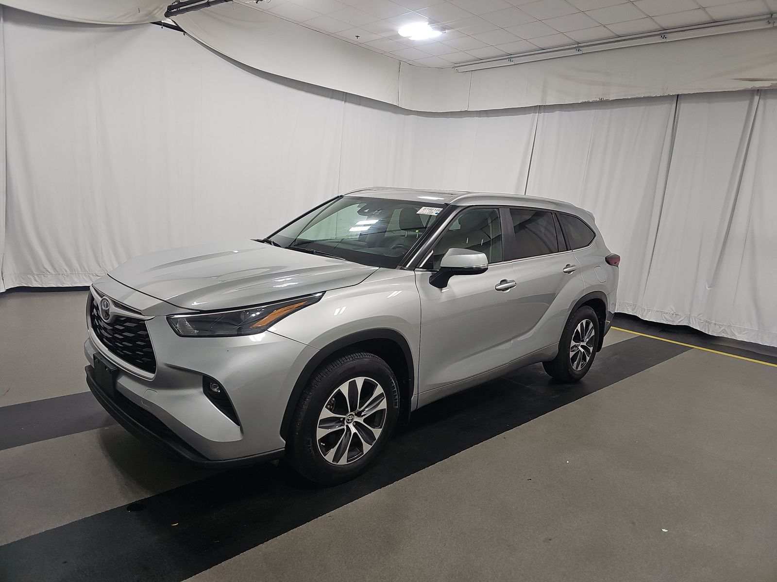 2024 Toyota Highlander XLE FWD