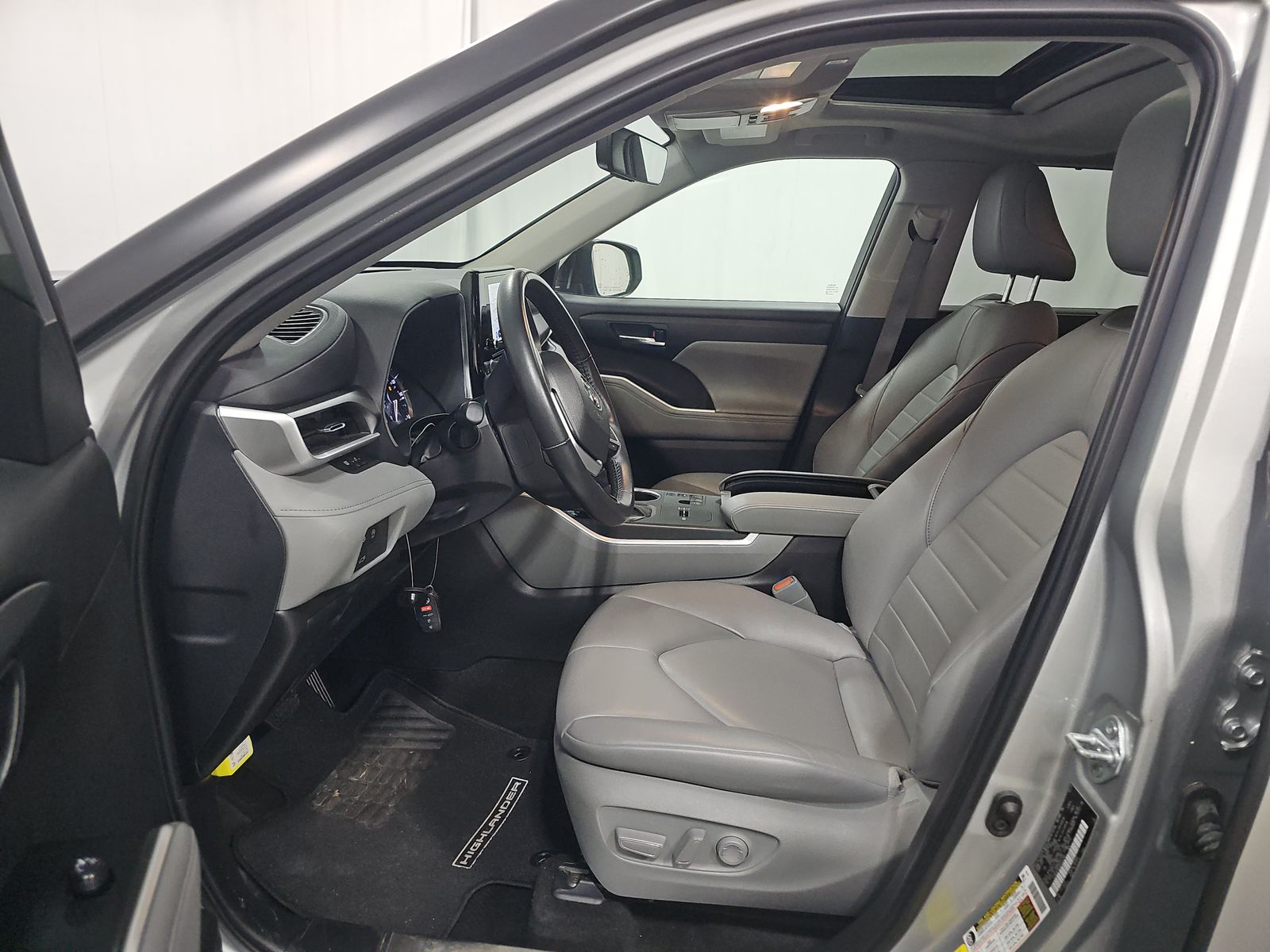 2024 Toyota Highlander XLE FWD