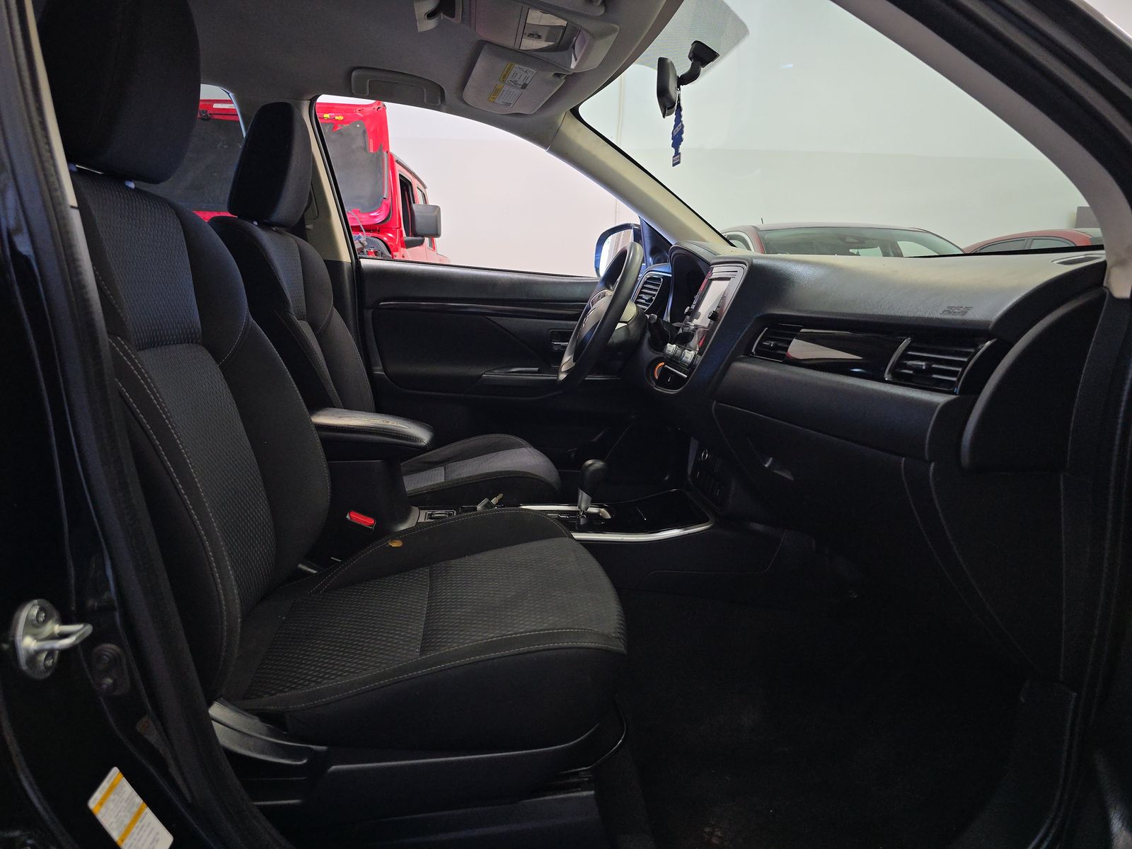 2020 Mitsubishi Outlander ES FWD