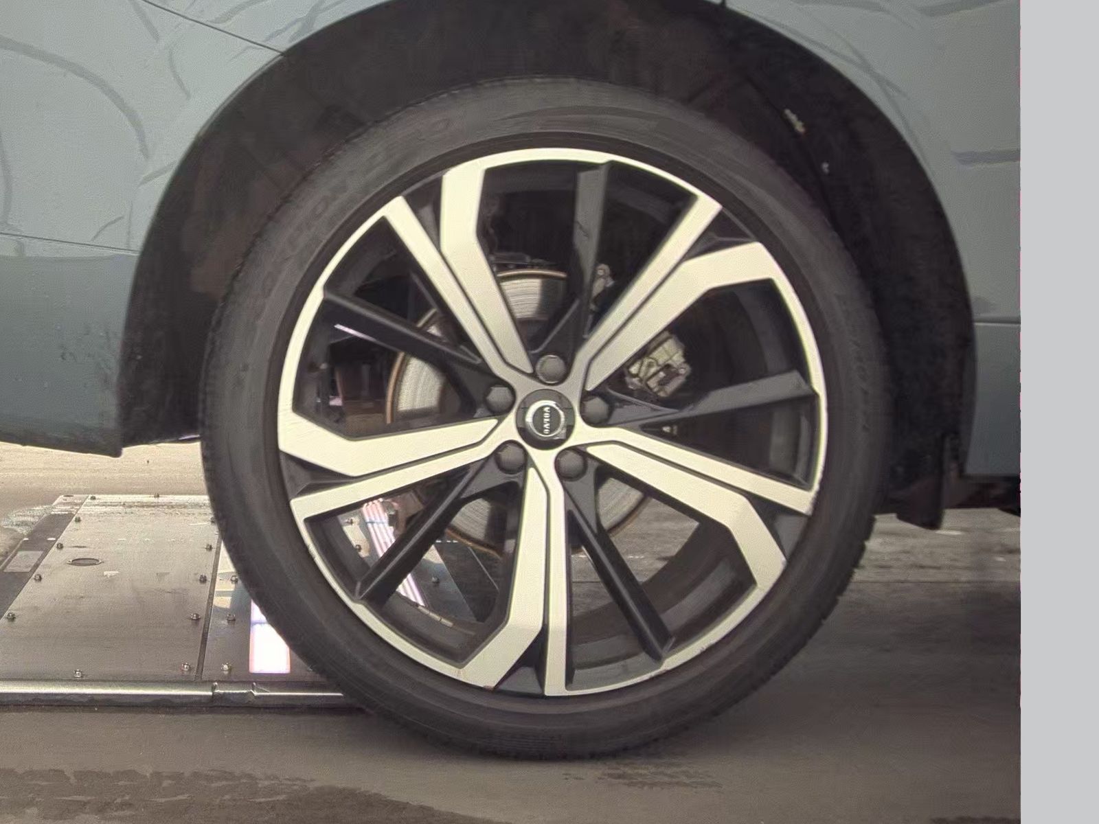 2023 Volvo XC60 B5 Ultimate AWD