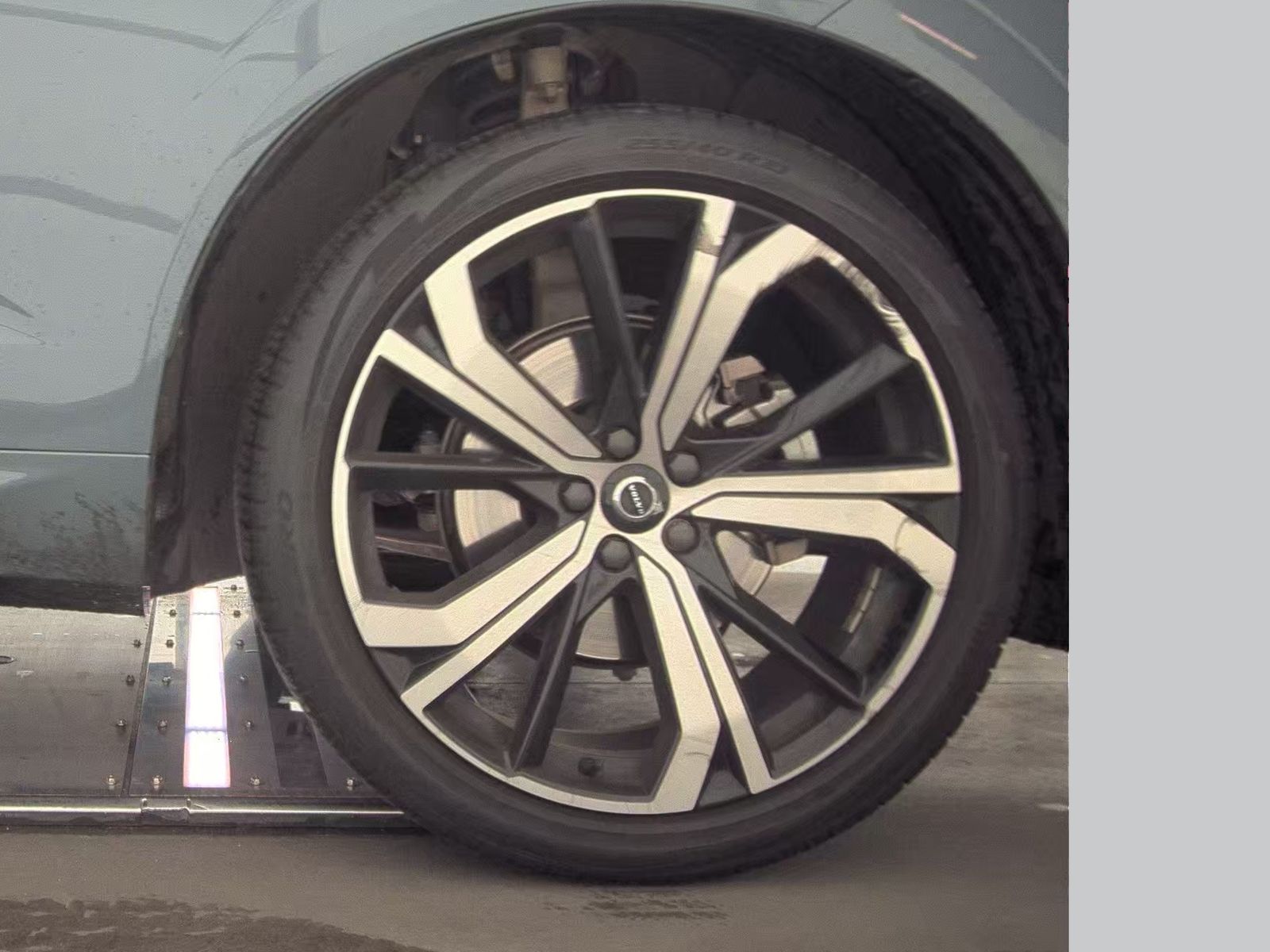 2023 Volvo XC60 B5 Ultimate AWD