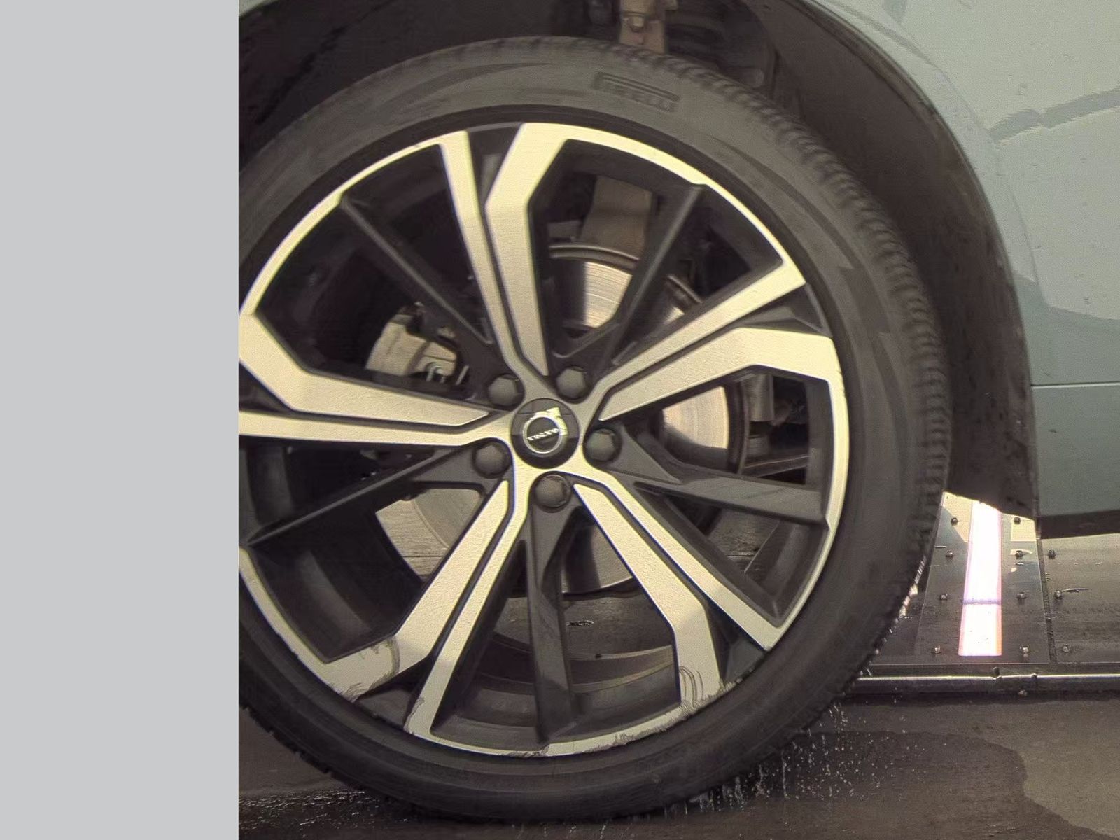 2023 Volvo XC60 B5 Ultimate AWD