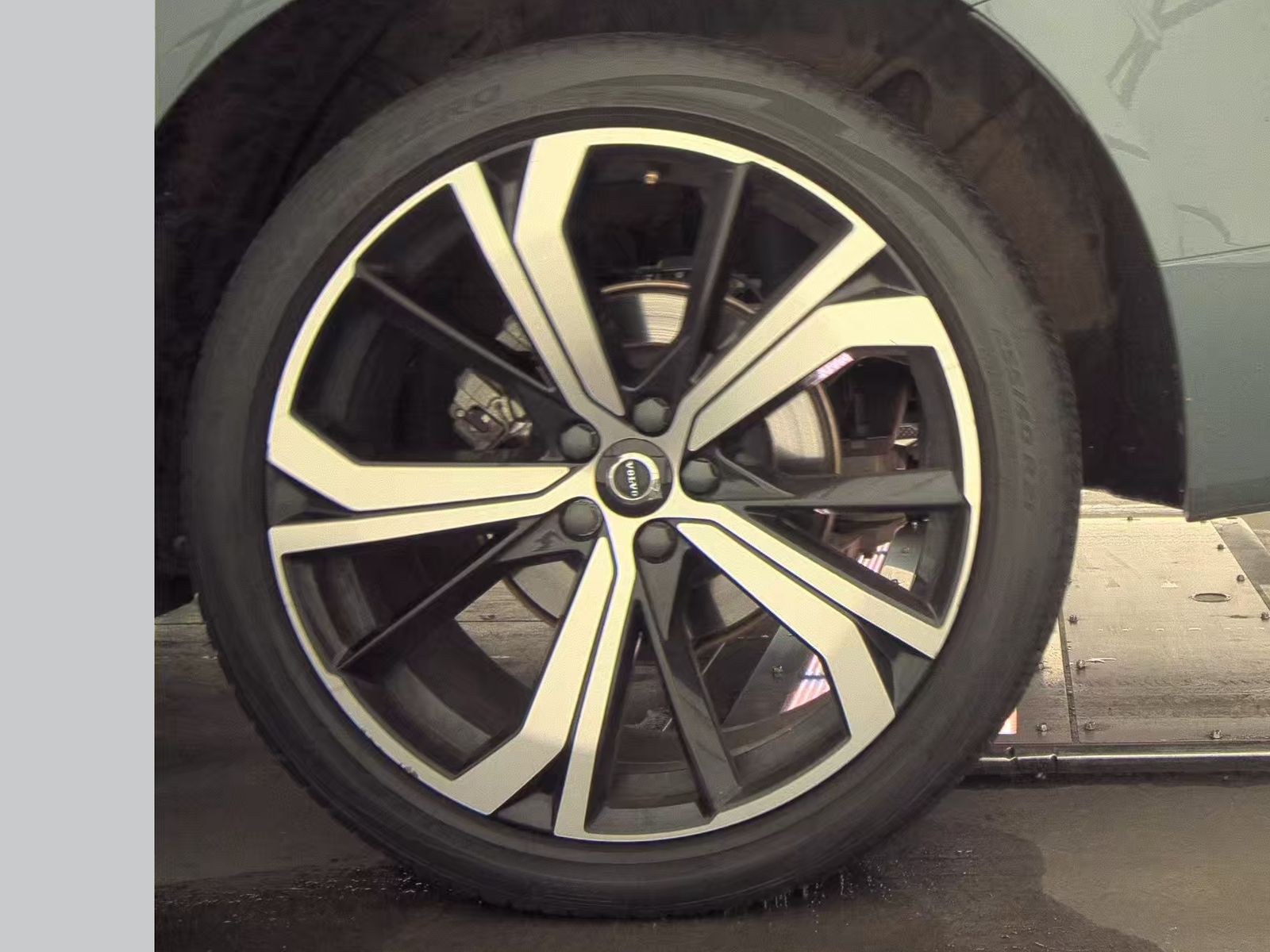 2023 Volvo XC60 B5 Ultimate AWD