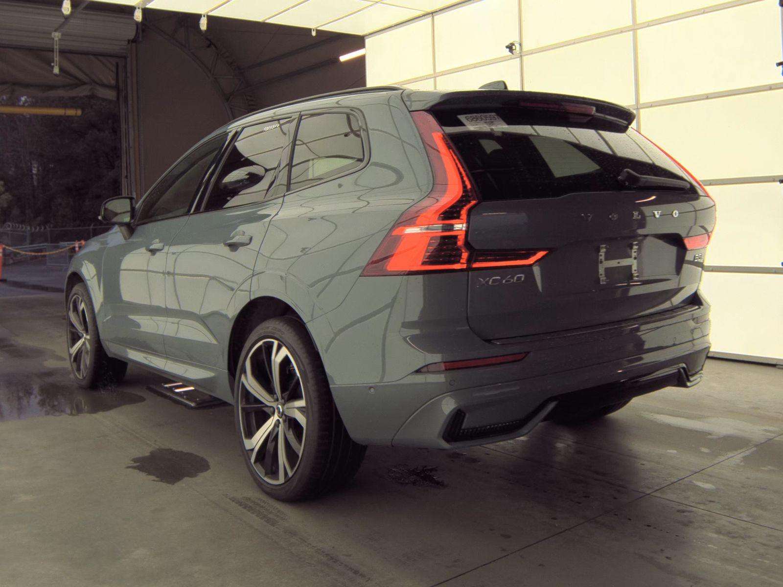 2023 Volvo XC60 B5 Ultimate AWD