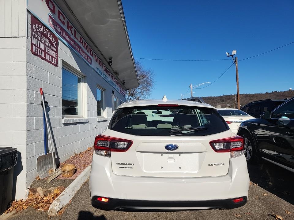 2023 Subaru Impreza Premium AWD