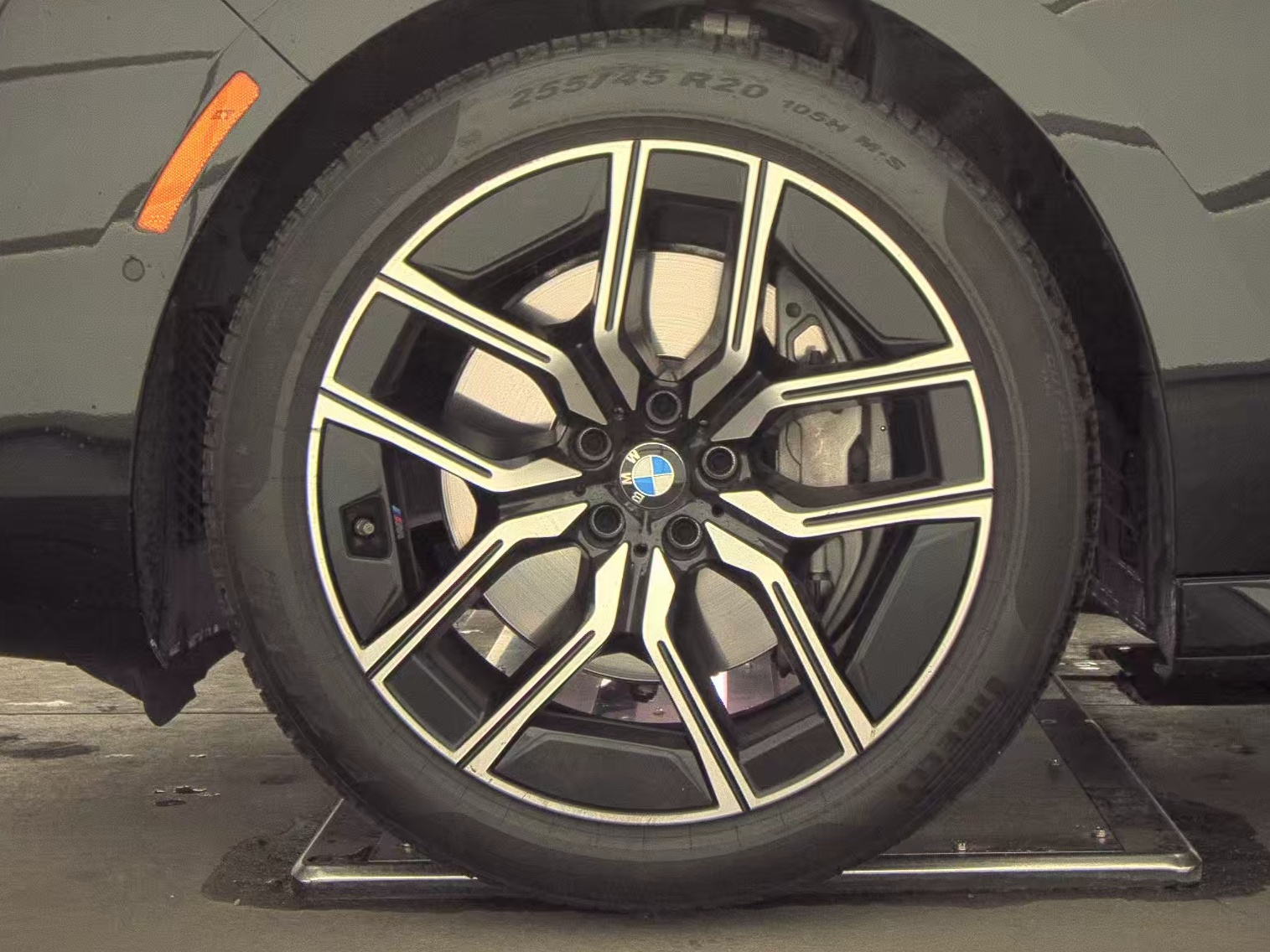 2025 BMW 7 Series 740i xDrive AWD