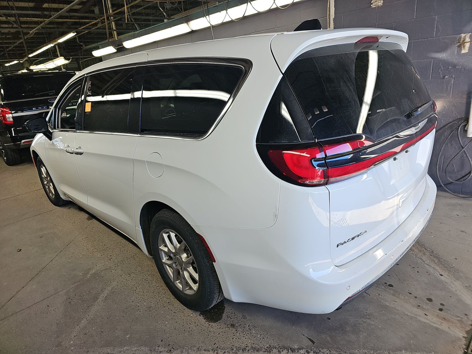 2024 Chrysler Pacifica Touring L FWD