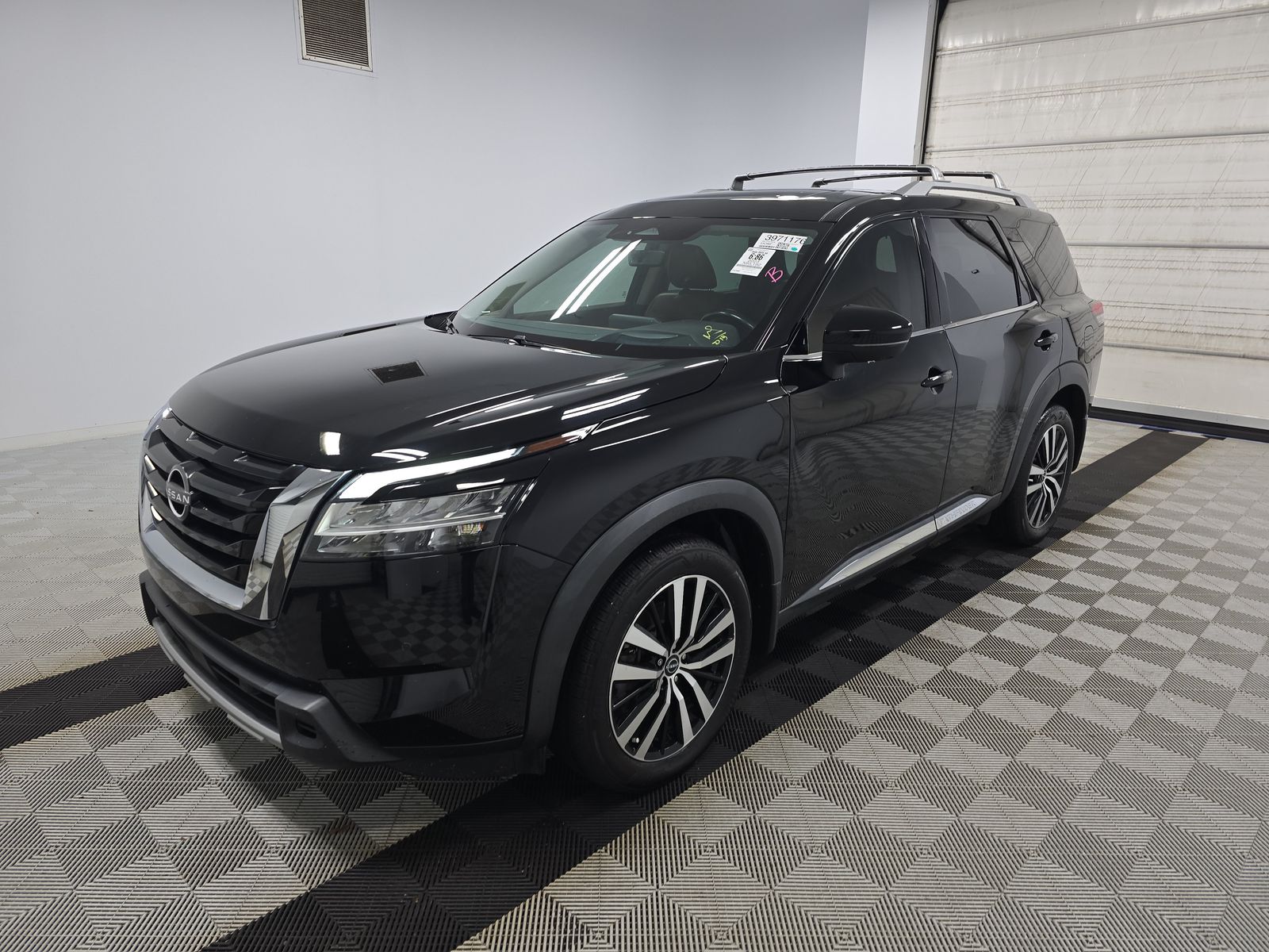 2023 Nissan Pathfinder Platinum AWD