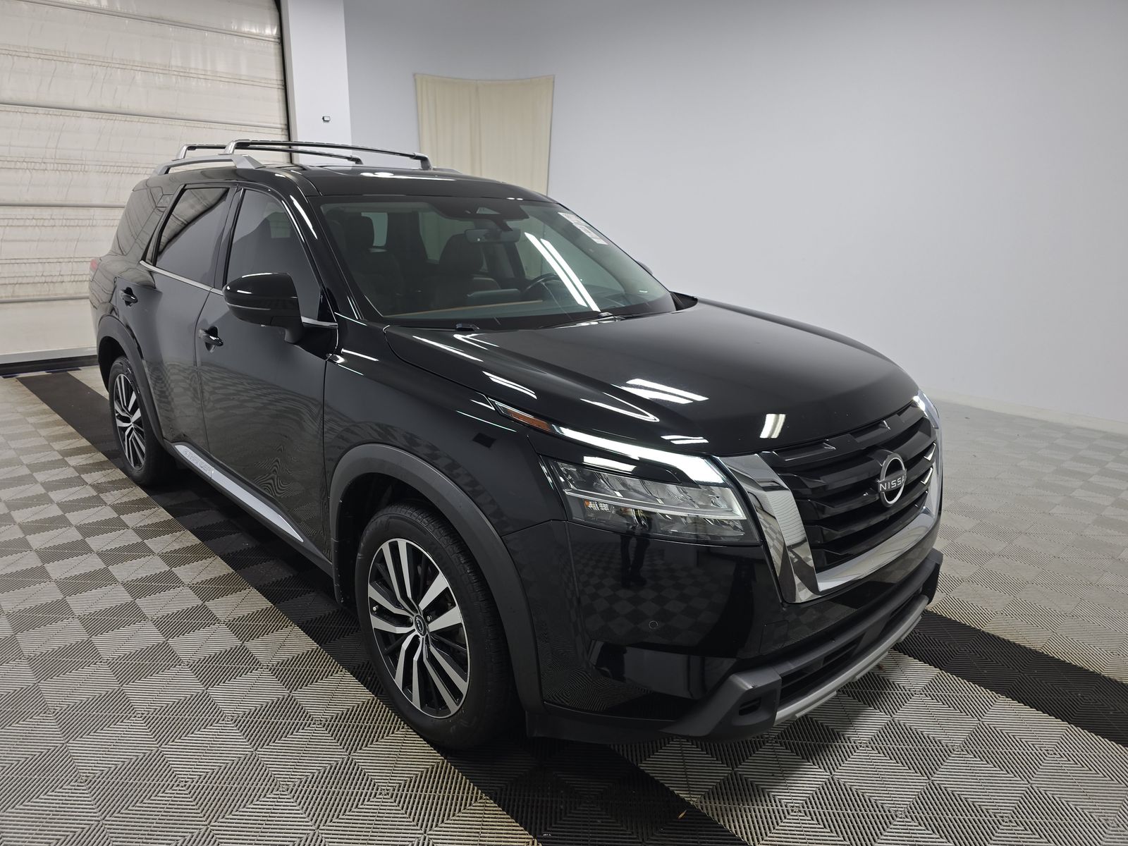 2023 Nissan Pathfinder Platinum AWD