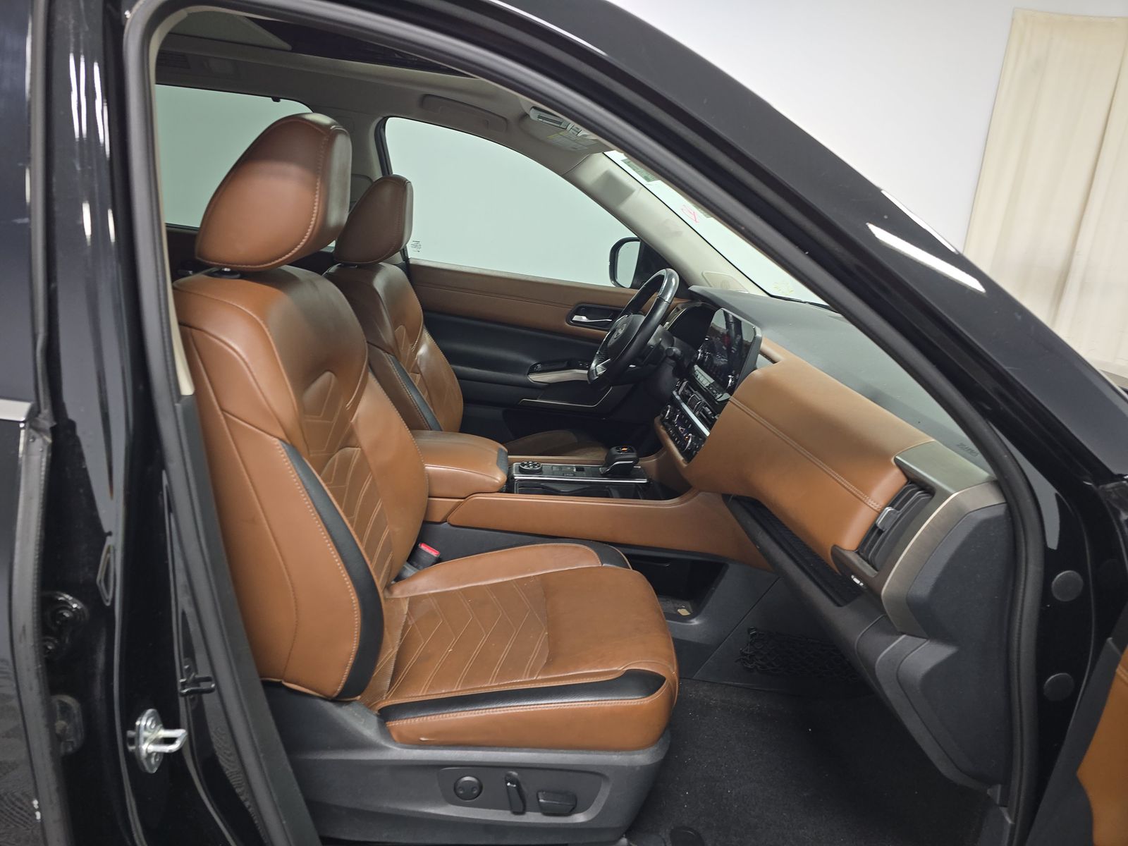 2023 Nissan Pathfinder Platinum AWD