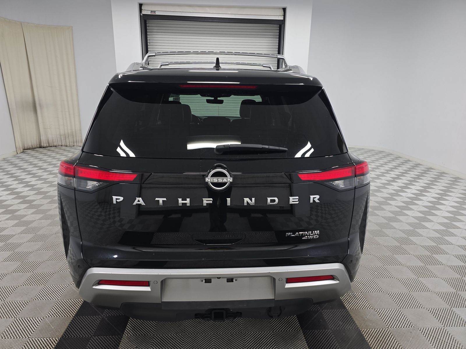 2023 Nissan Pathfinder Platinum AWD