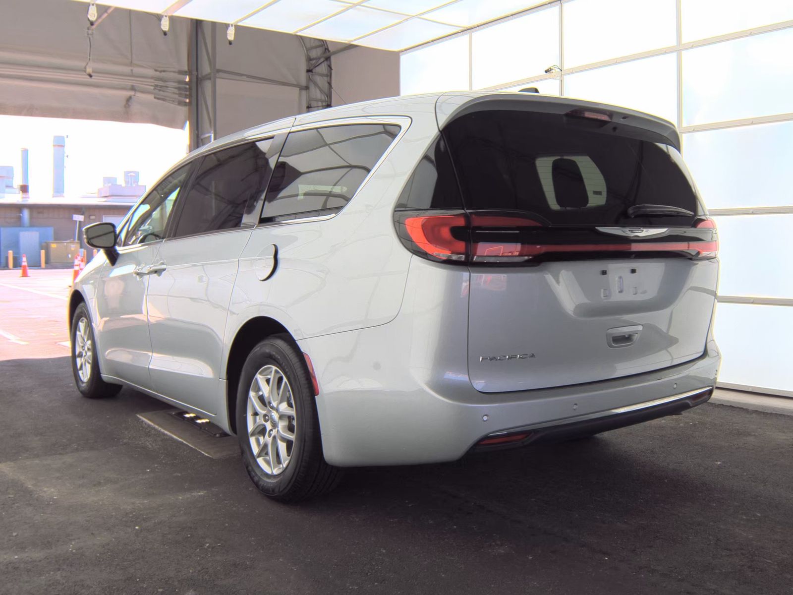 2024 Chrysler Pacifica Touring L FWD