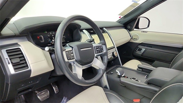 2024 Land Rover Discovery Dynamic SE AWD