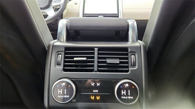 2024 Land Rover Discovery Dynamic SE AWD