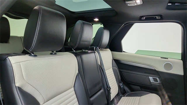 2024 Land Rover Discovery Dynamic SE AWD