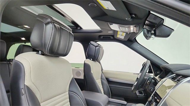 2024 Land Rover Discovery Dynamic SE AWD