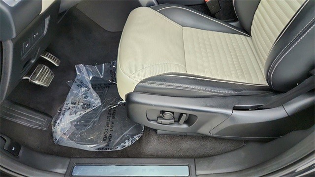 2024 Land Rover Discovery Dynamic SE AWD